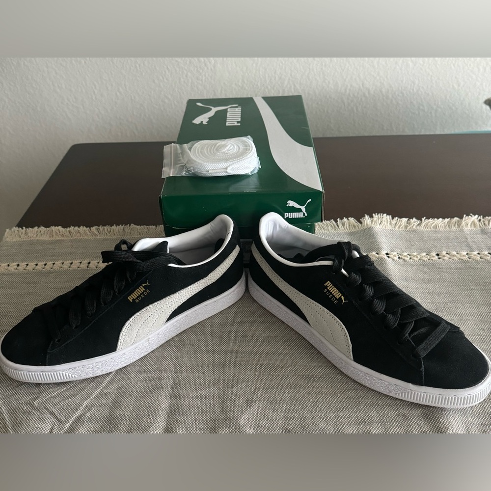 PUMA Classic Suede XXL Women’s Sneakers Sz. 8 with Box & White Laces